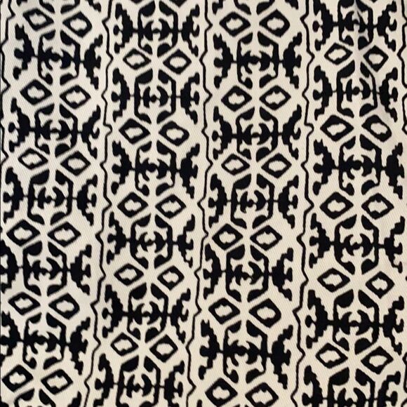 Banana Republic // Printed Shorts - Picture 2 of 3